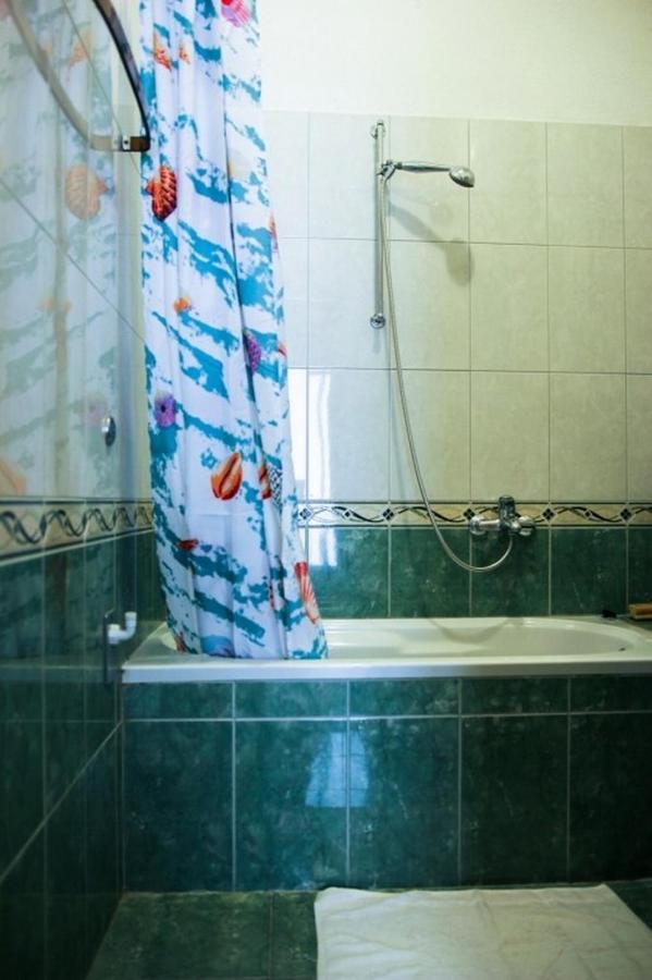 Apartments By The Sea Makarska - 15200 エクステリア 写真